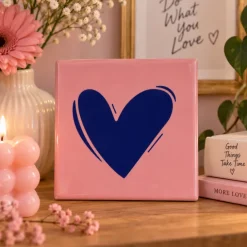Tegeltje hartje - roze met blauw - 10x10 cm